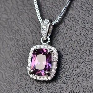Elegant Green Zirconia Pendant Necklace for Women